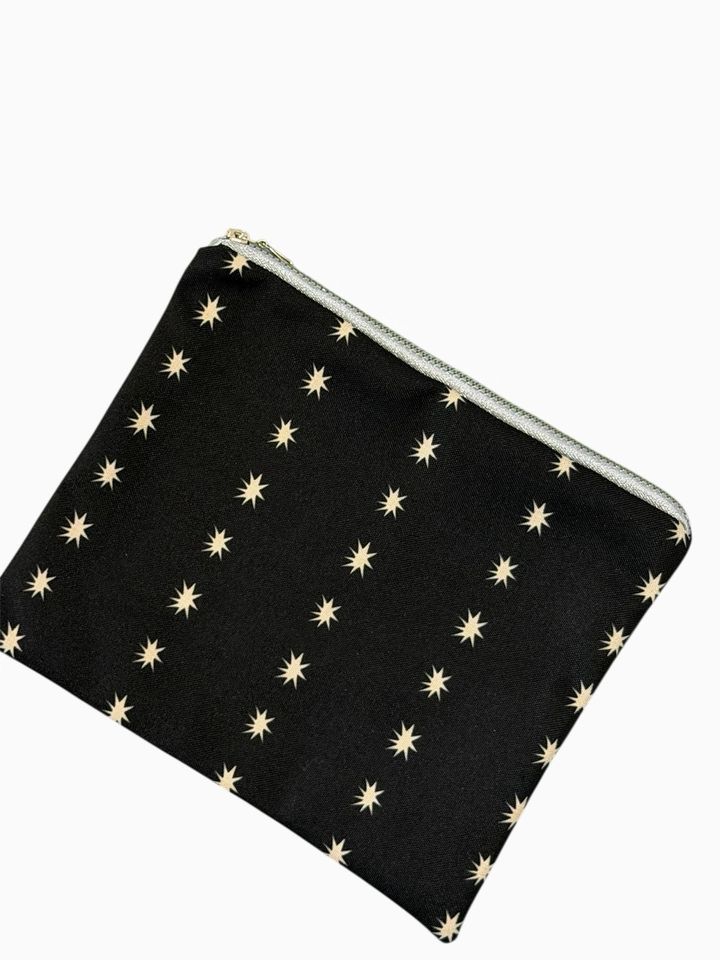 lovestars-printed-cosmetic-bag-black-with-white-stars-kosmetikis-chanta-photo-3