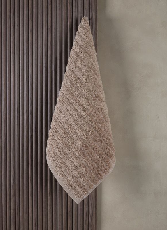 manamo-zoey-sakhis-pirsakhotsi-bambis-qvishisferi-50x85-sm