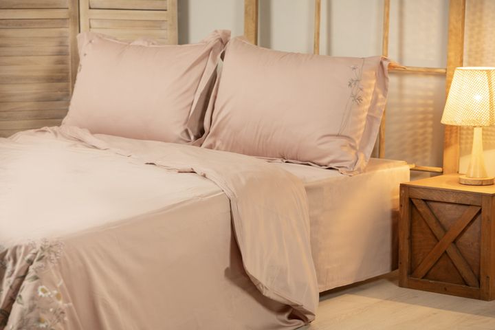 manamo-home-suy-embroidered-cotton-satin-double-duvet-cover-set-tetreuli-photo-2