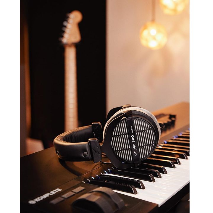 beyerdynamic-dt-990-pro-250-ohms-studio-headphones-studiuri-qursasmeni-photo-3