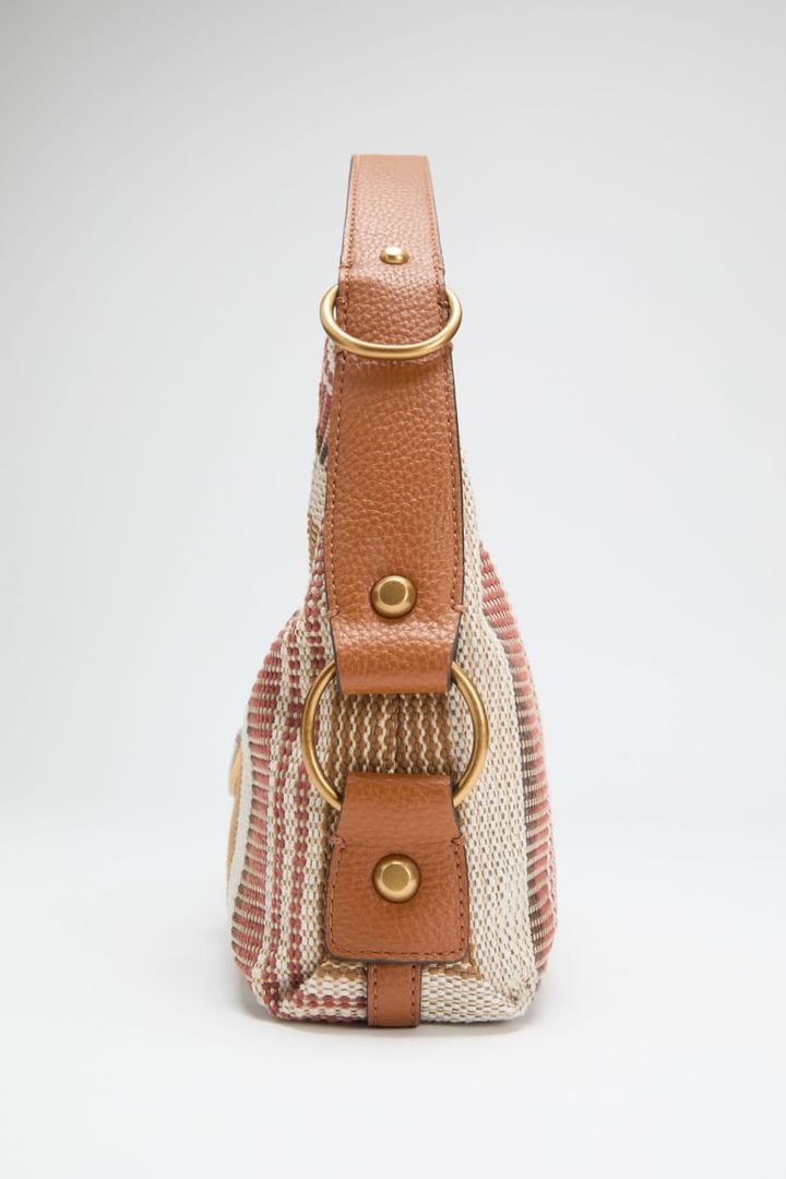 guess-camden-shoulder-handbag-khelchanta-photo-4