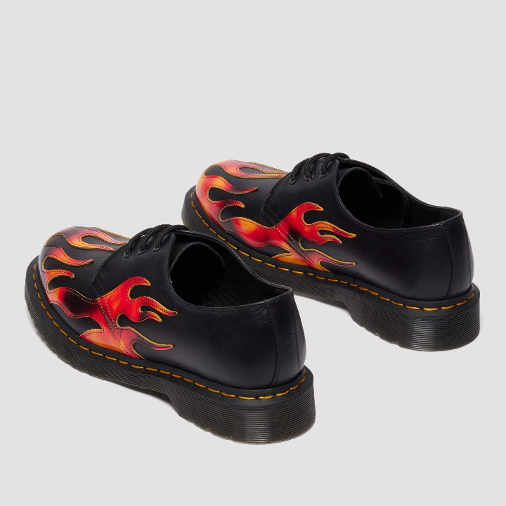 drmartens-klasikuri-fekhsatsmeli-photo-2