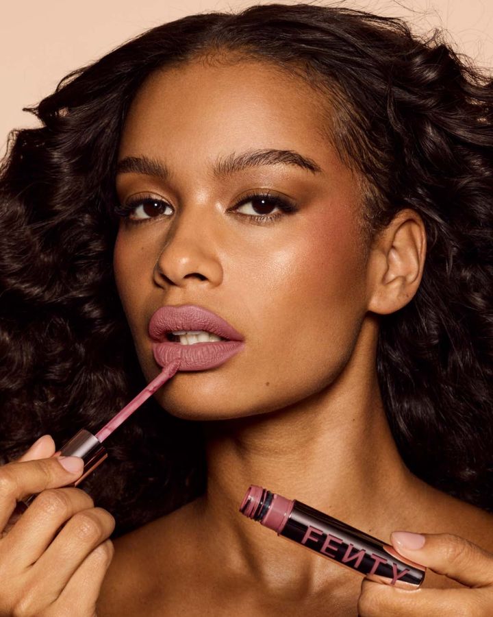 fenty-icon-velvet-liquid-lipstick-c-suiteheart-soft-pink-nude-55g-tuchsatskhi-photo-3