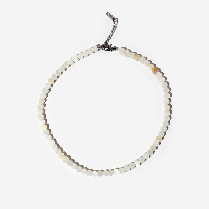 qelsabami-tetri-gulebit