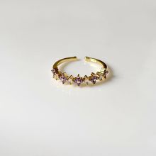 Product image of ოქროსფერი თვლიანი ბეჭედი იასამნისფერი ყვავილებით
