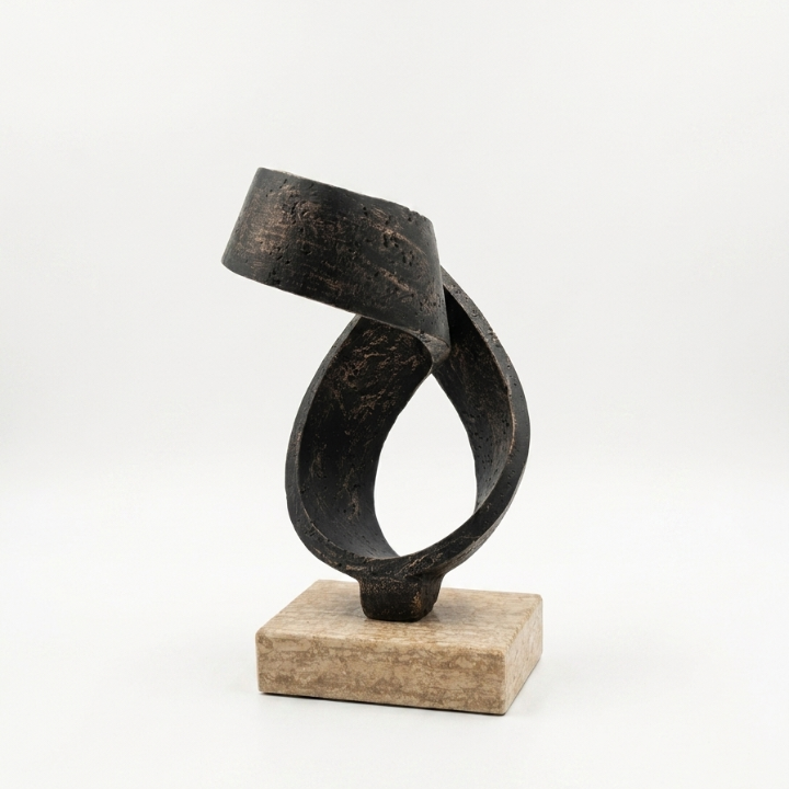 eterna-brinjaos-skulptura-usasruloba-photo-2