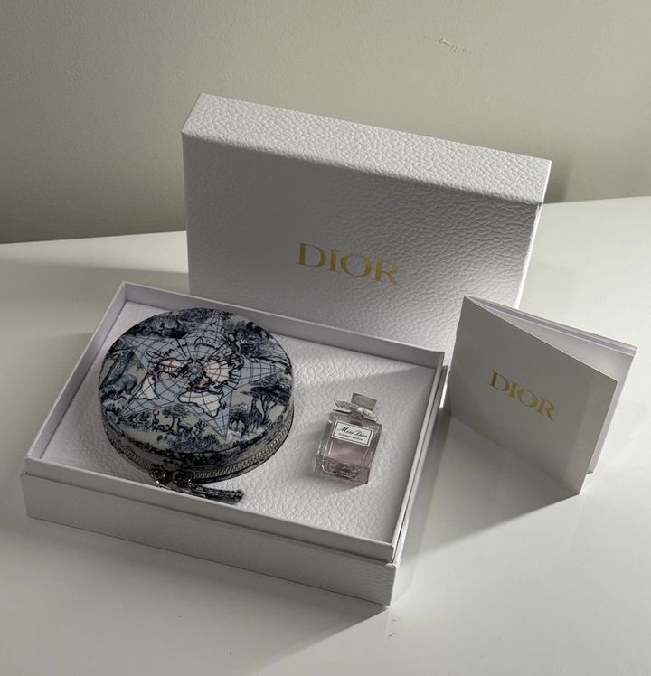 dior-miss-dior-blooming-bouqet-exclusive-jewelery-box-sasachuqre-nakrebi-photo-3