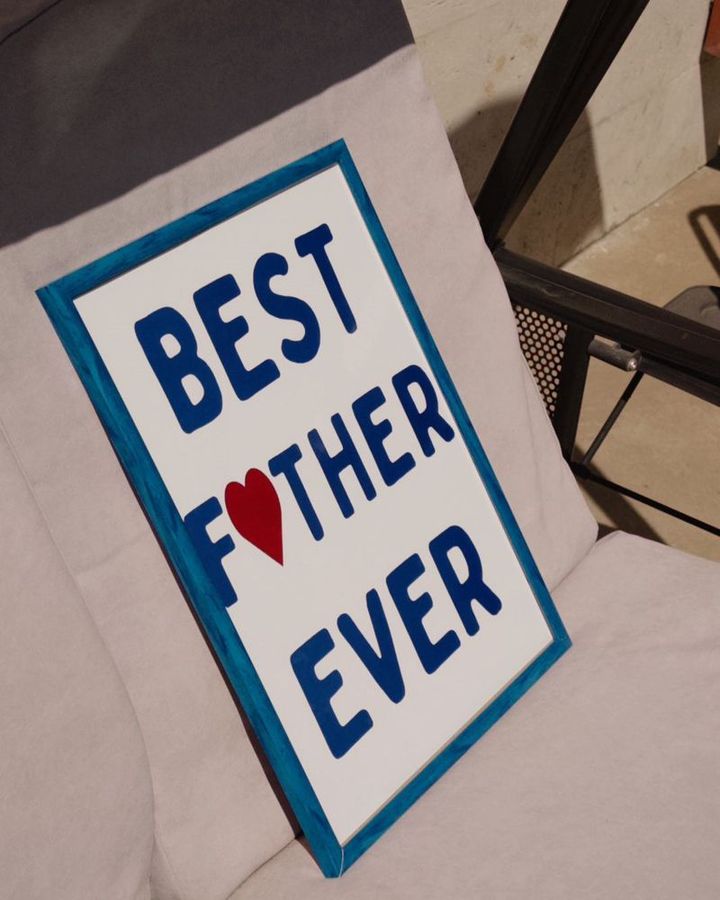 best-father-ever-a3-posteri-charchoti-photo-4