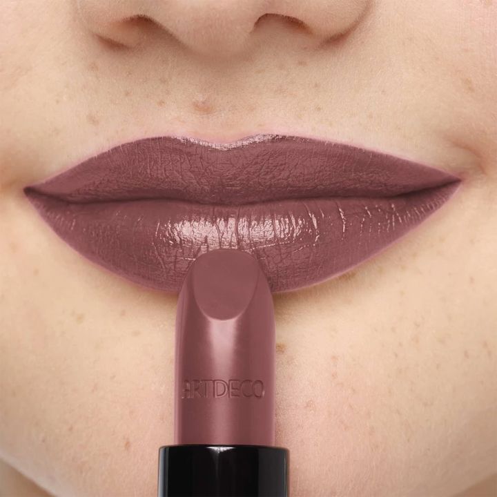 artdeco-perfect-color-lipstick-tuchsatskhi-photo-3