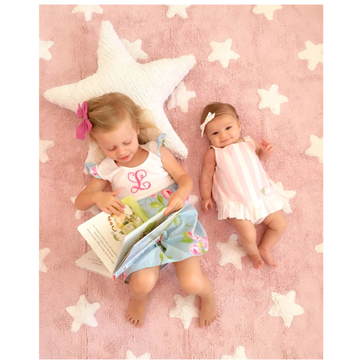 lorena-canals-estrellas-stars-pink-khelnaketi-sabavshvo-khalicha-photo-4