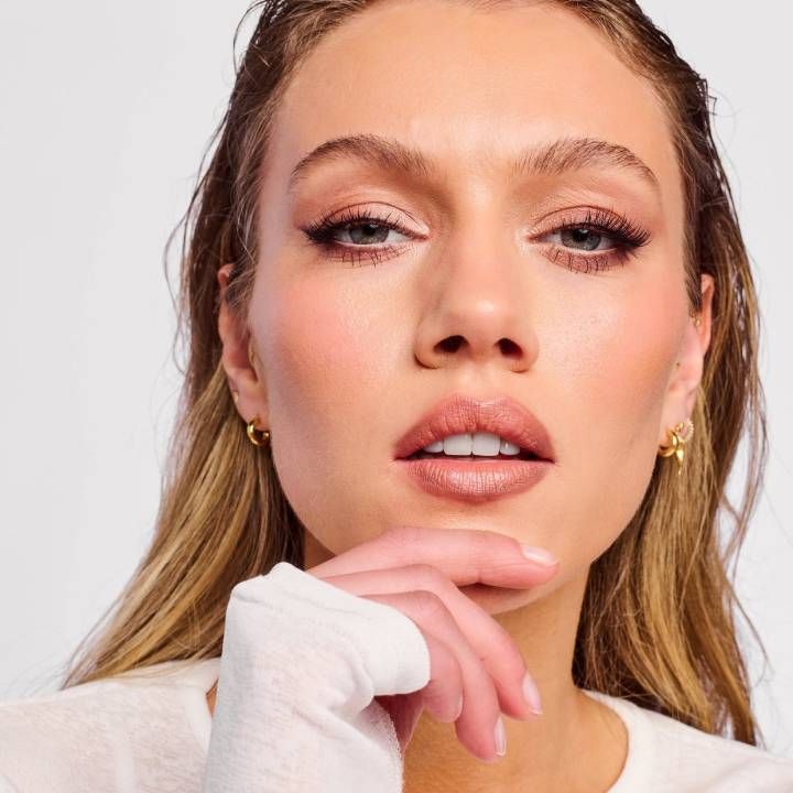 glow-hub-lip-slick-cloud-tuchis-balmi-photo-3