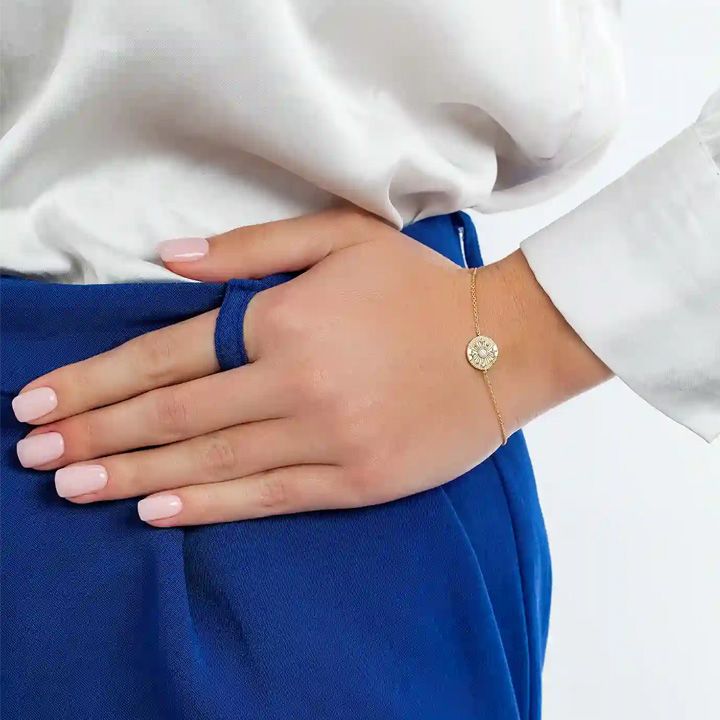 ania-haie-b034-02g-qalis-samajuri-photo-2