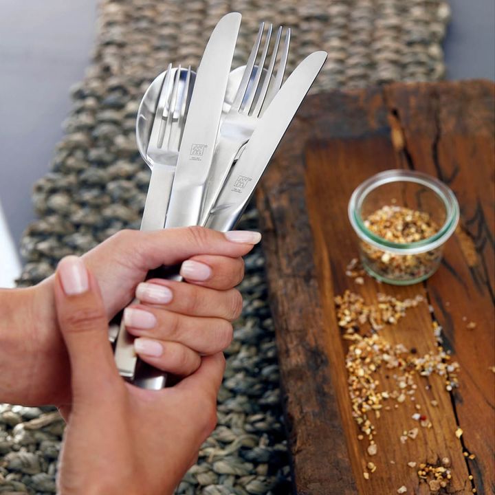 zwilling-minimale-dana-changlis-nakrebi-photo-3