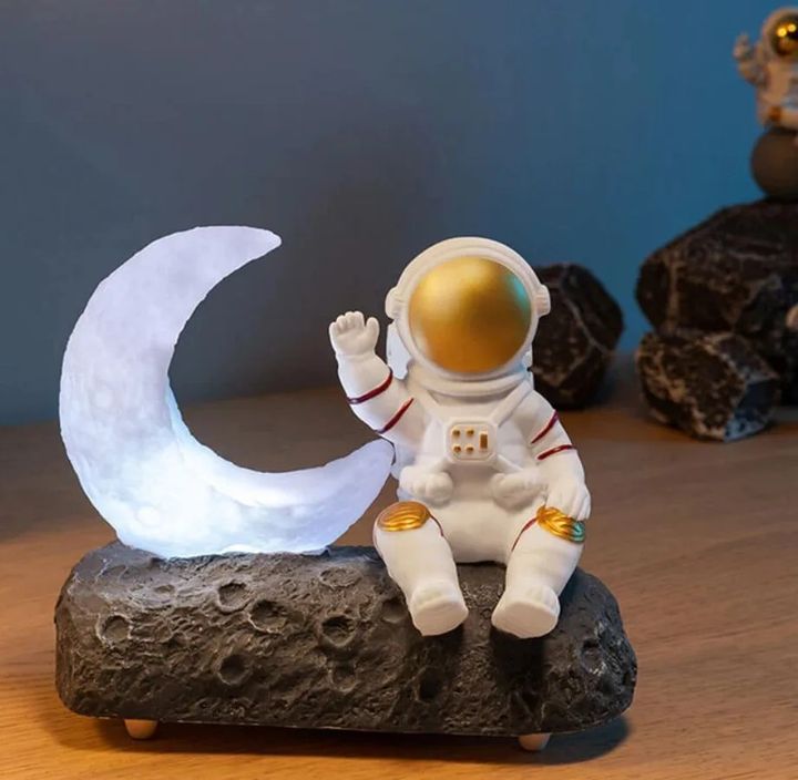 cosmonaut-moon-speaker-lamp-sanati-blutuz-dinamikit-photo-4