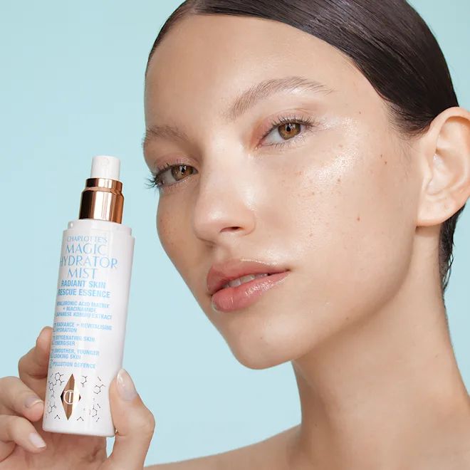 charlotte-tilbury-magic-hydrator-mist-75ml-damatenianebeli-sprei-photo-2