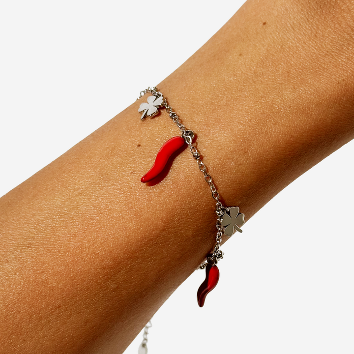 titanis-mooqrovili-samajuri-tsitsakit