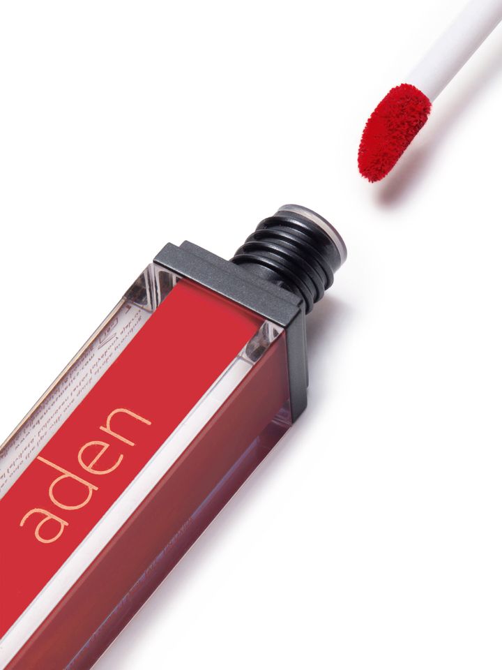aden-liquid-lipstick-08-tulip-tuchsatskhi-photo-2