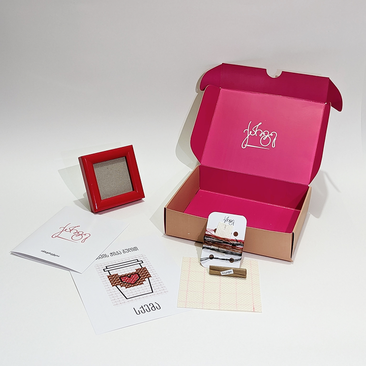 qavis-chiqa-gulit---kanvaze-saqargi-nakrebi-photo-3