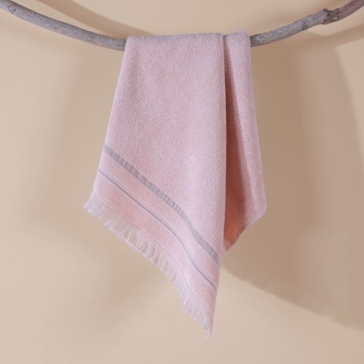 manamo-sapphire-sakhis-pirsakhotsi