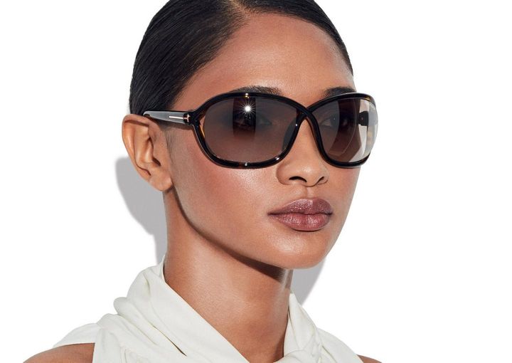 tom-ford-fernanda-in-black-qalis-mzis-satvale-photo-2