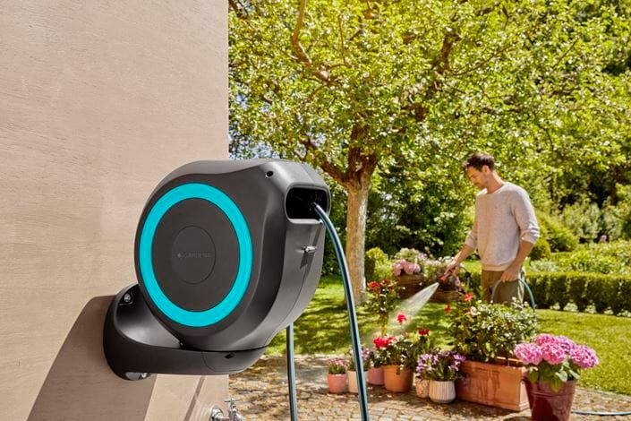 shlangi-barabnit-kedlis-wall-mounted-hose-box-rollup-m-gardena-photo-2