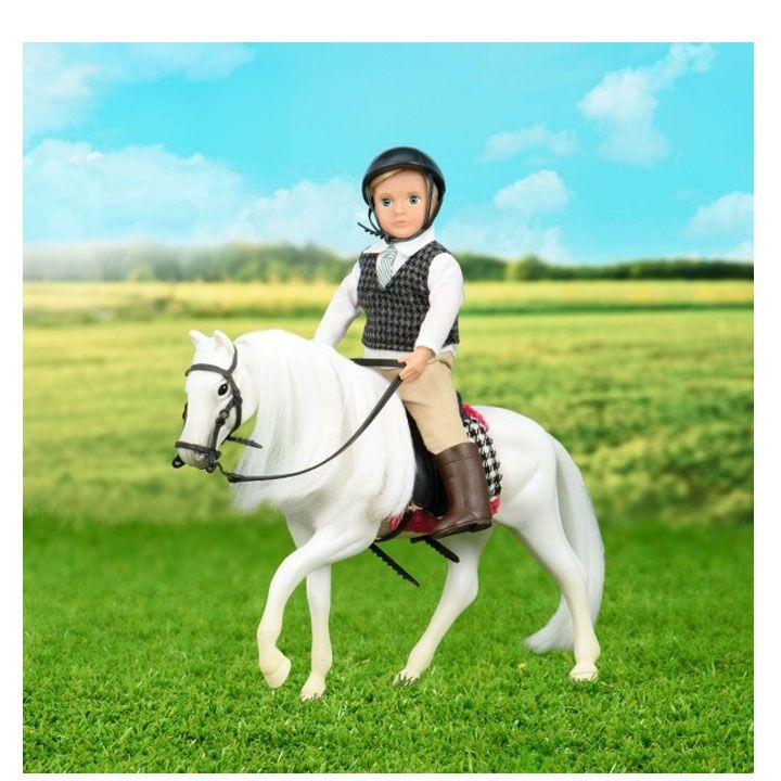 lori-camarillo-white-horse-satamasho-tskhenis-figura-photo-2