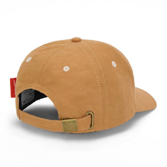 hello-hossy-kepi-linen-outside-9-18-tve-photo-2