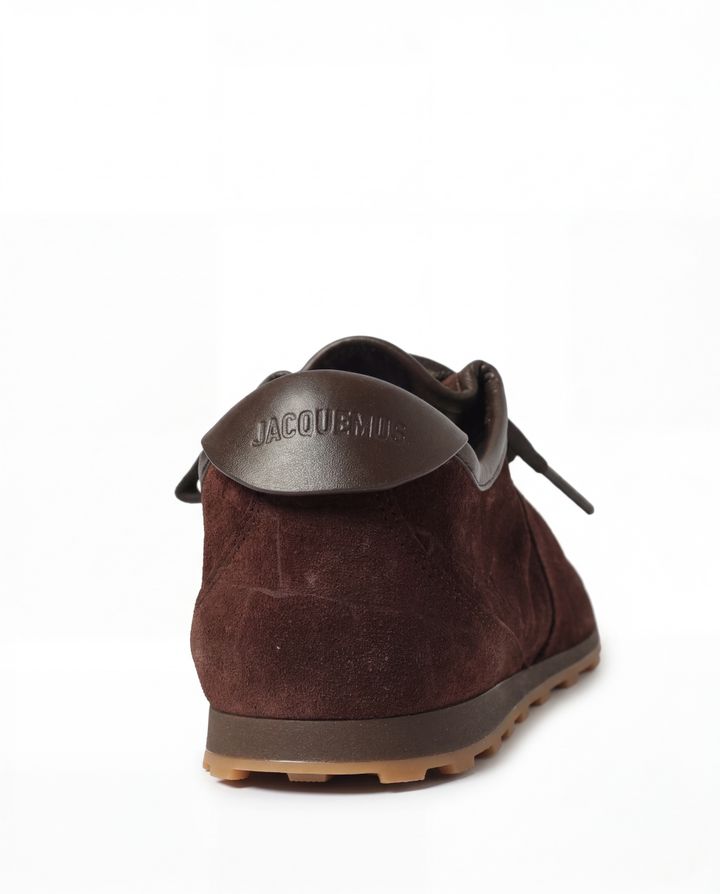jacquemus-zamshis-tasmiani-sportuli-fekhsatsmeli-photo-4