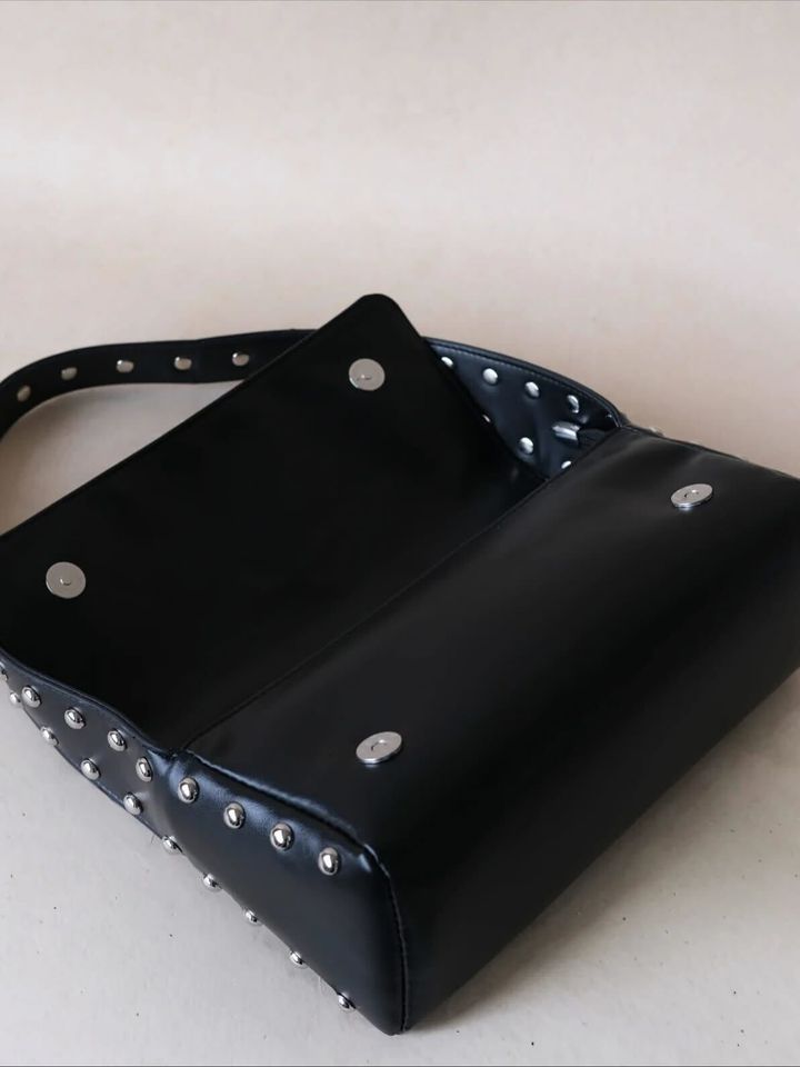 venti-qalis-shavi-chanta-photo-3