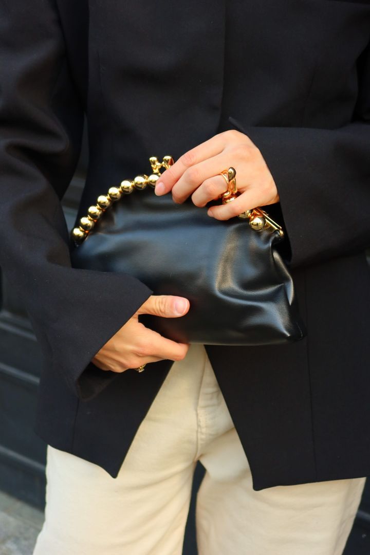 venti-qalis-shavi-qlachi-photo-4