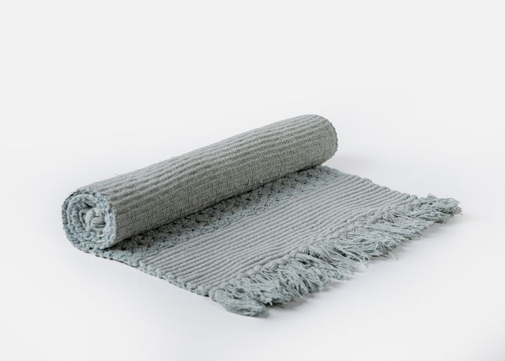 manamo-pretty-abazanis-fardagi-bambis-ghia-mtsvane-50x80-sm