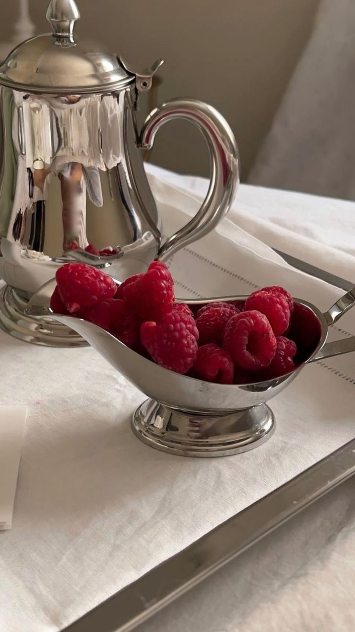 sasousesatqemle-vintazhuri-metal-accents-photo-2