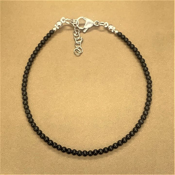 pietra-shavi-oniqsis-fekhis-samkauli-photo-2