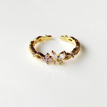 Product image of ოქროსფერი თვლიანი ბეჭედი პეპლით და ყვავილით
