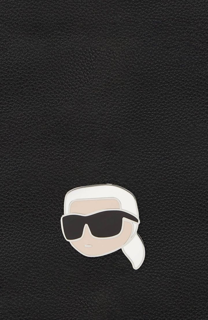 karl-lagerfeld-qalis-chanta-photo-4