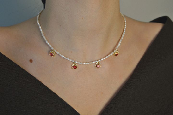 de-aure-red-crabs-margalitis-qelsabami-charmebit-photo-3