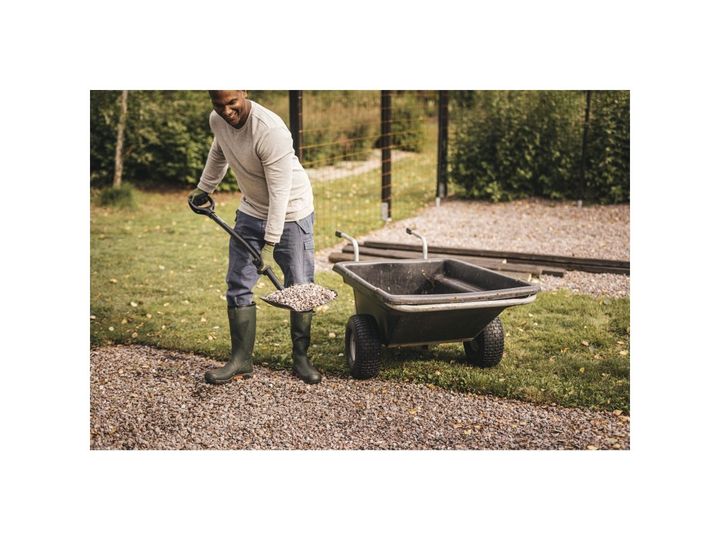 fiskars-ergonomic-pro-concrete-shovel-black-nichabi-photo-3