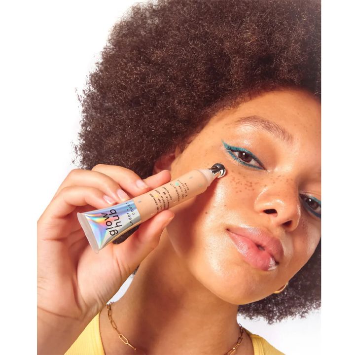 glow-hub-zit-zap-14c-qonsileri-photo-4