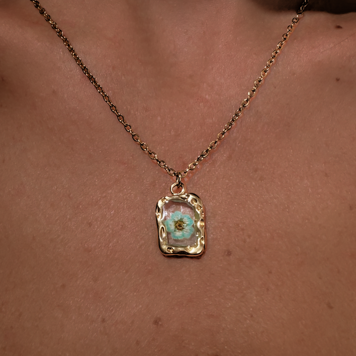 khelnaketi-qelsabami-bunebrivi-qvavilebit