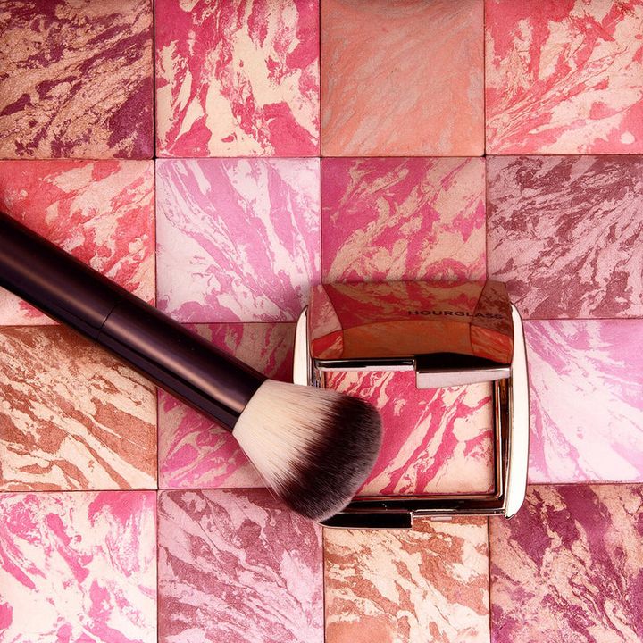 hourglass-ambient-lighting-blush-ethereal-glow-blashi-photo-2