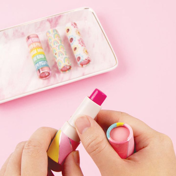 make-it-real-tuchis-glosebis-nakrebi-photo-4