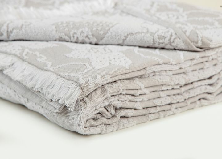valencia-jacquard-pique-grey-220x240-satsolis-gadasafarebeli-pike-photo-2