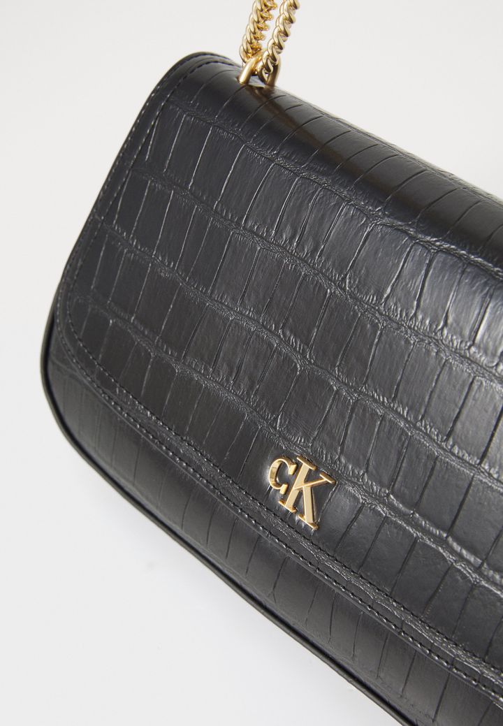 calvin-klein-croc-embossed-handbag-khelchanta-photo-4