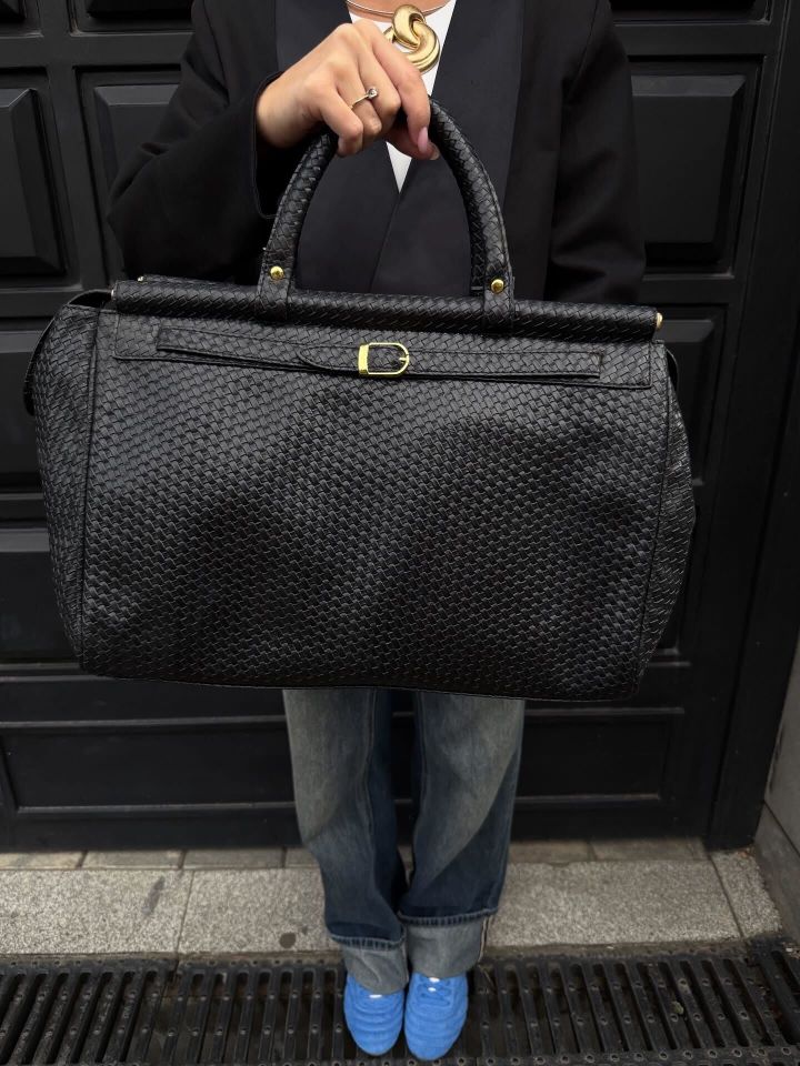 venti-shavi-samgzavro-chanta-photo-4