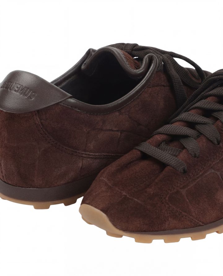 jacquemus-zamshis-tasmiani-sportuli-fekhsatsmeli-photo-2