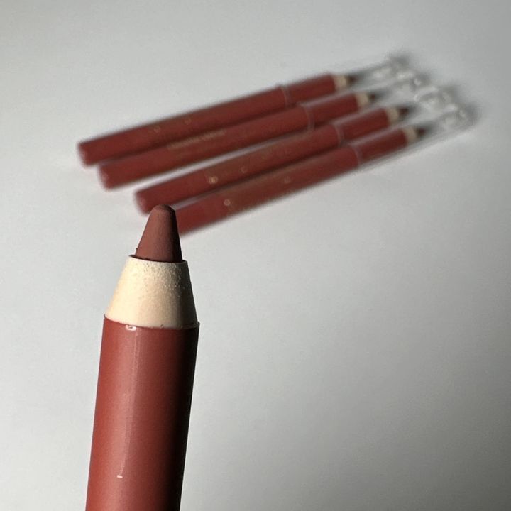 estee-lauder-double-wear-24h-lip-liner-tuchis-fanqari-photo-2