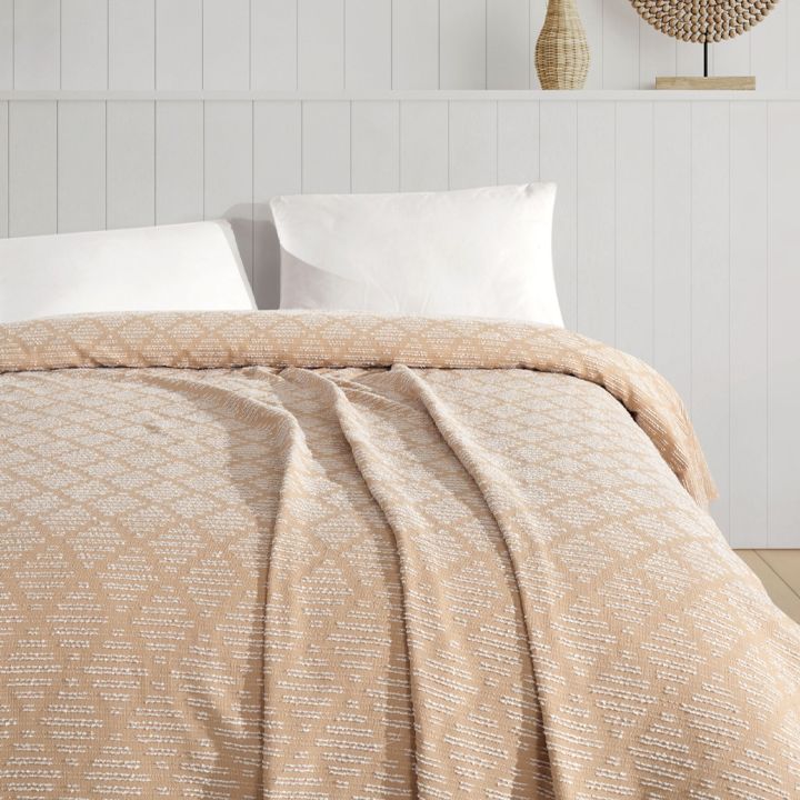 manamo-wengen-satsolis-gadasafarebeli-photo-2