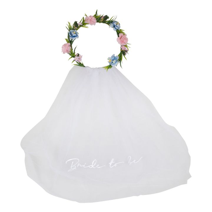 bride-to-be-fata-gvirgvinit-da-qvavilebit