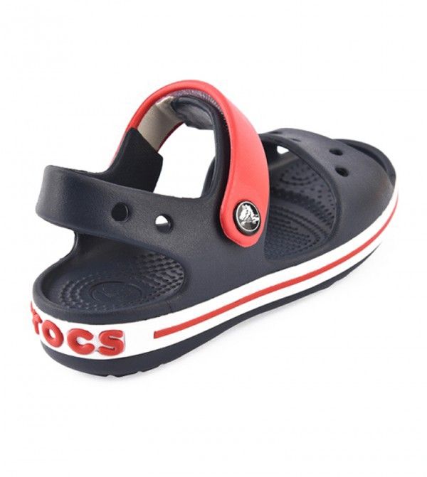 crocs-bavshvis-fekhsatsmeli-photo-2
