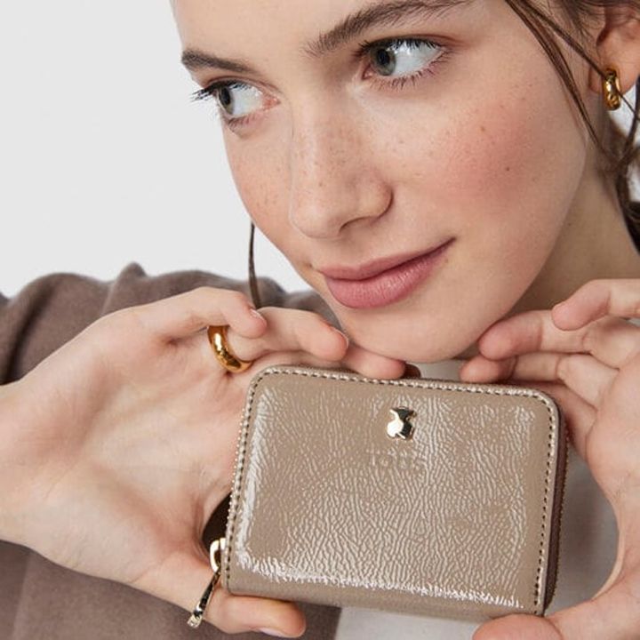 tous-wallet-995970521-qalis-safule-photo-3